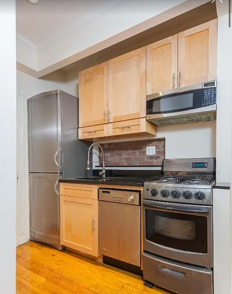 44 Avenue B - Photo 3
