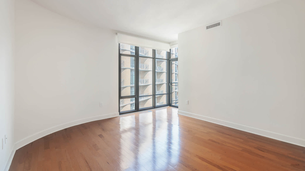 425 Massachusetts Avenue Nw - Photo 8