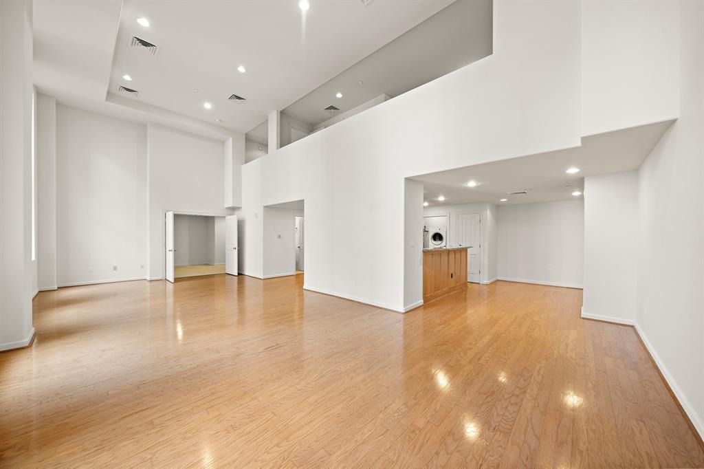 914 Main Street - Photo 1