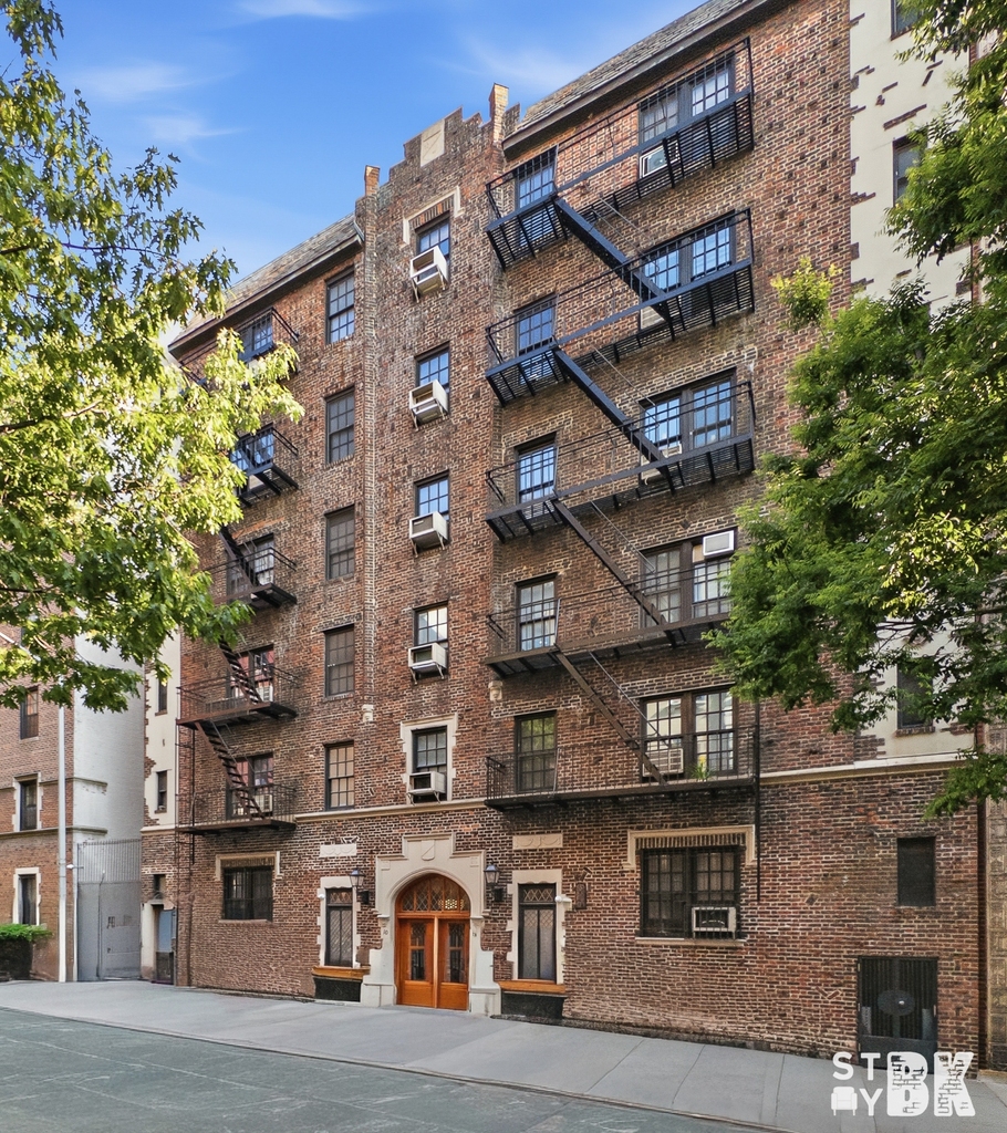 8 Clark Street - Photo 4