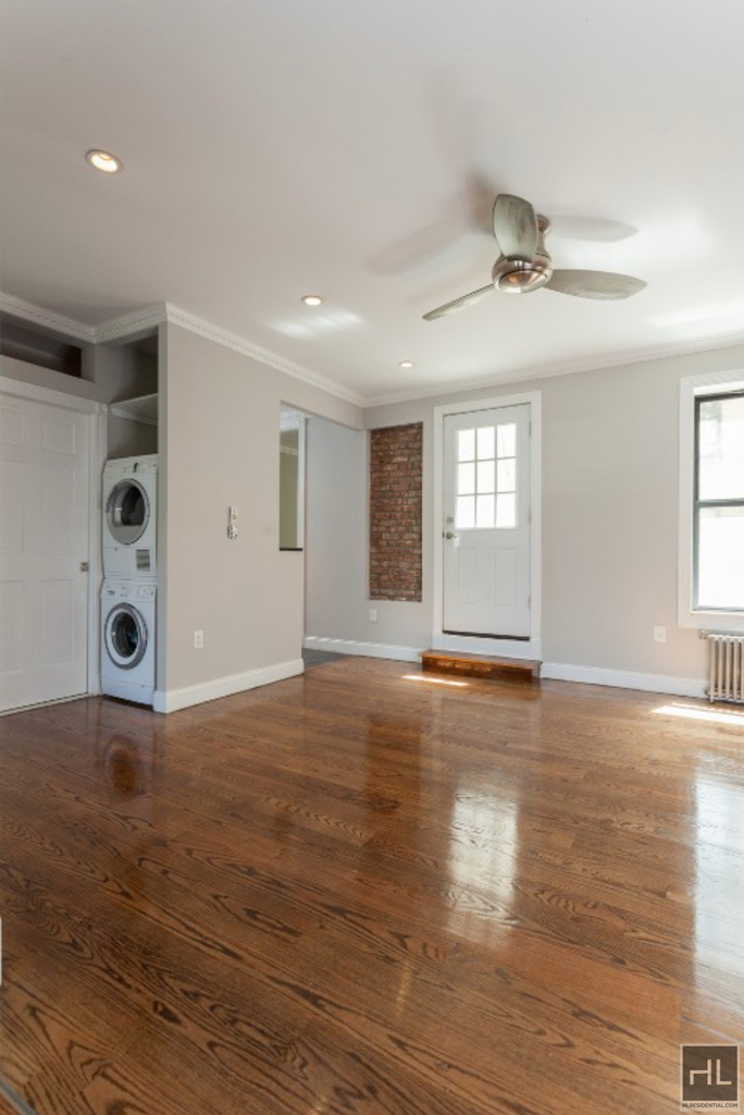 E 100th St. - Photo 2