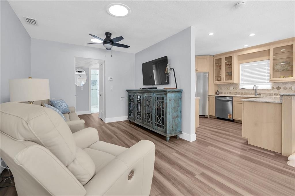 528 77th Avenue - Photo 8