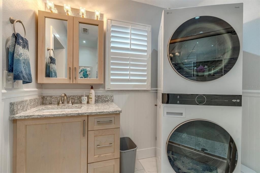 528 77th Avenue - Photo 18