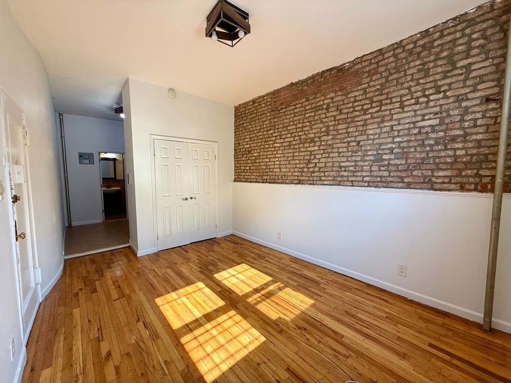 23 Malcolm X Boulevard - Photo 1