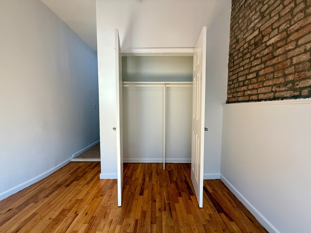 23 Malcolm X Boulevard - Photo 2