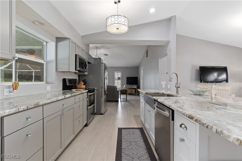3425 Se 4th Avenue - Photo 22
