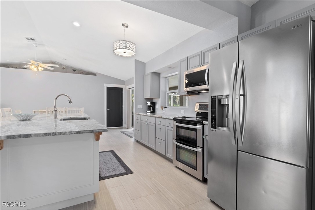 3425 Se 4th Avenue - Photo 24