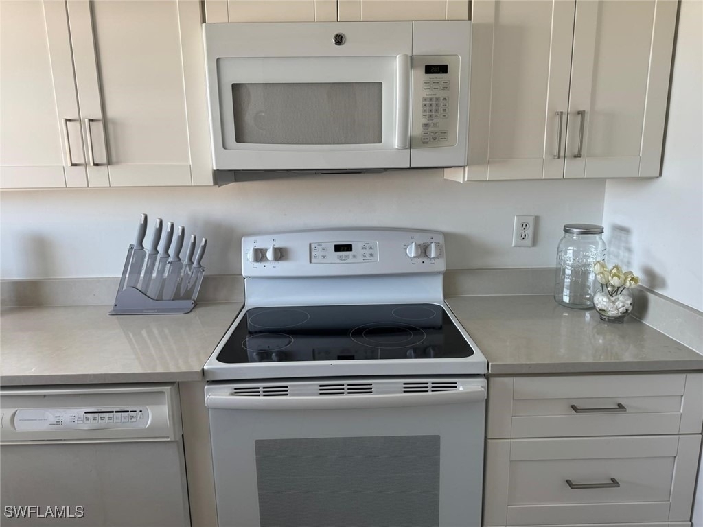 1900 Alamanda Drive - Photo 9