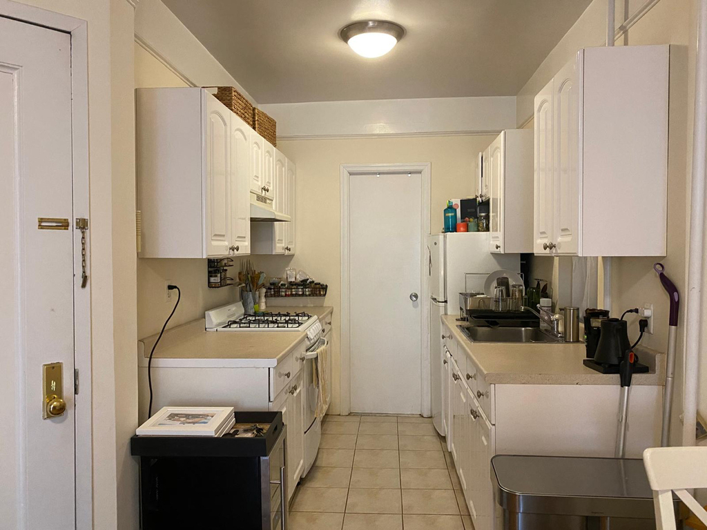 507 East 13th Street - Photo 1