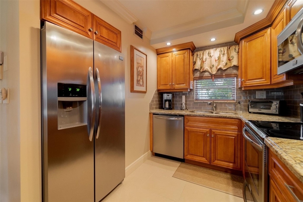 820 S Hollybrook Drive - Photo 8
