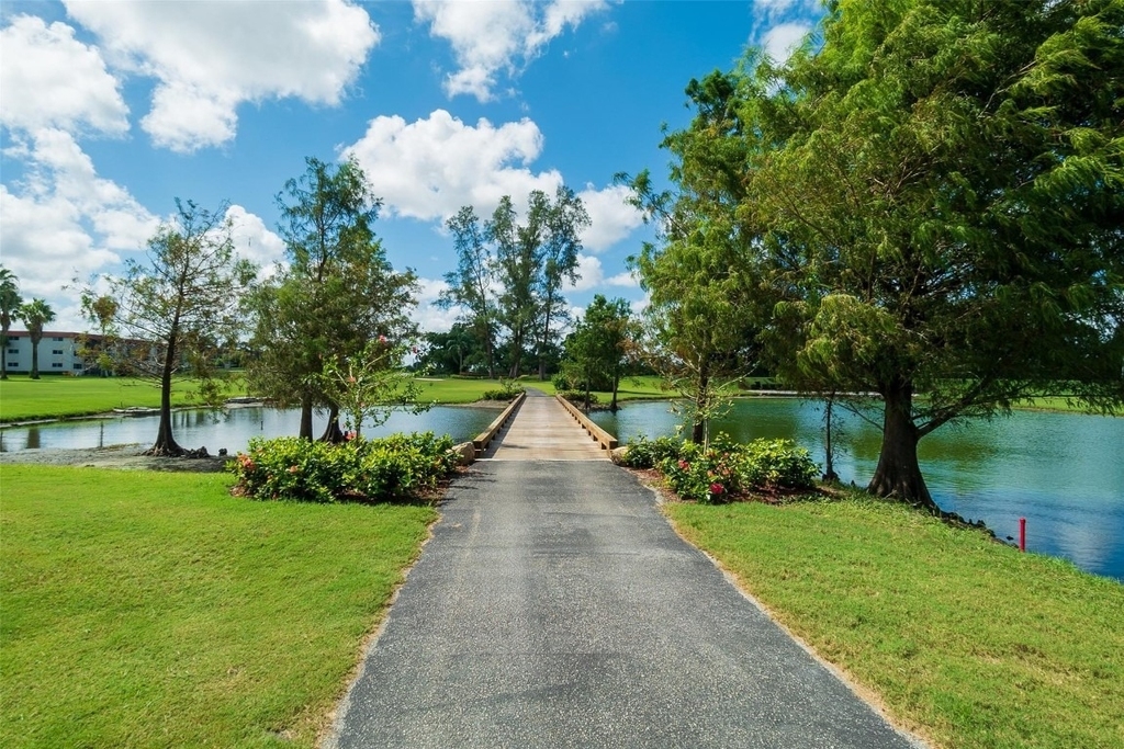 820 S Hollybrook Drive - Photo 23