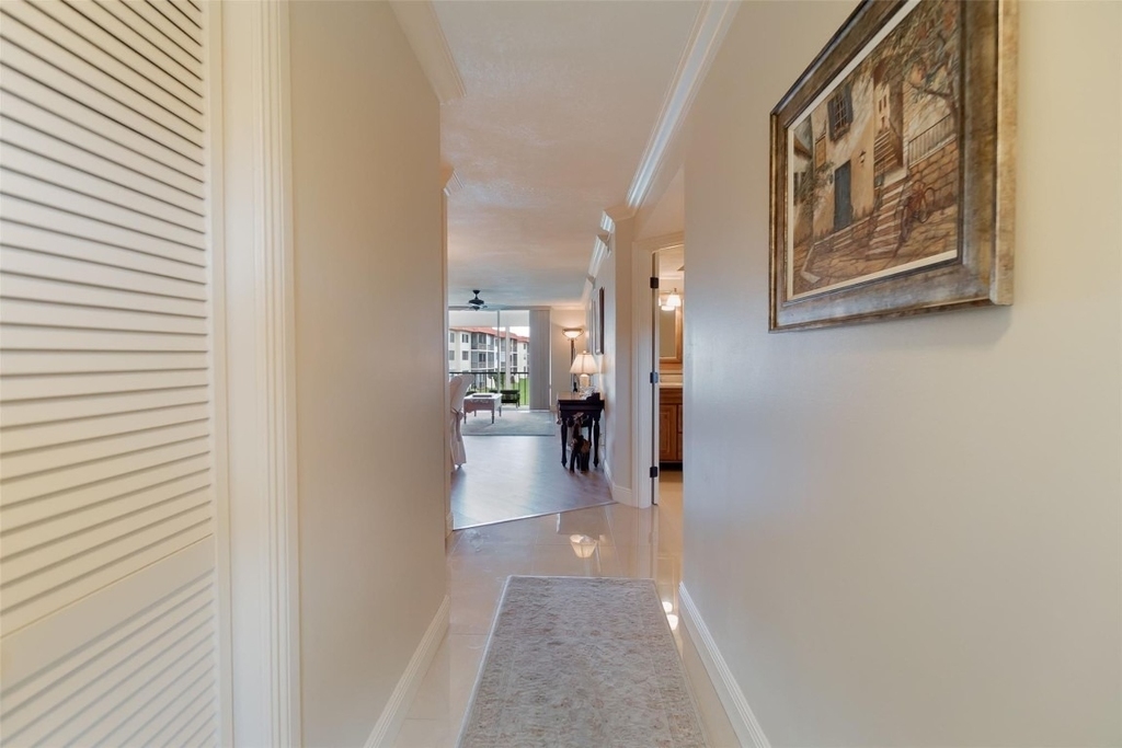 820 S Hollybrook Drive - Photo 7