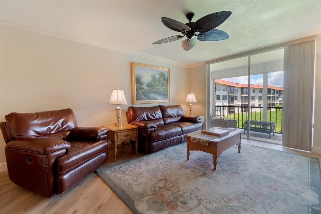 820 S Hollybrook Drive - Photo 2