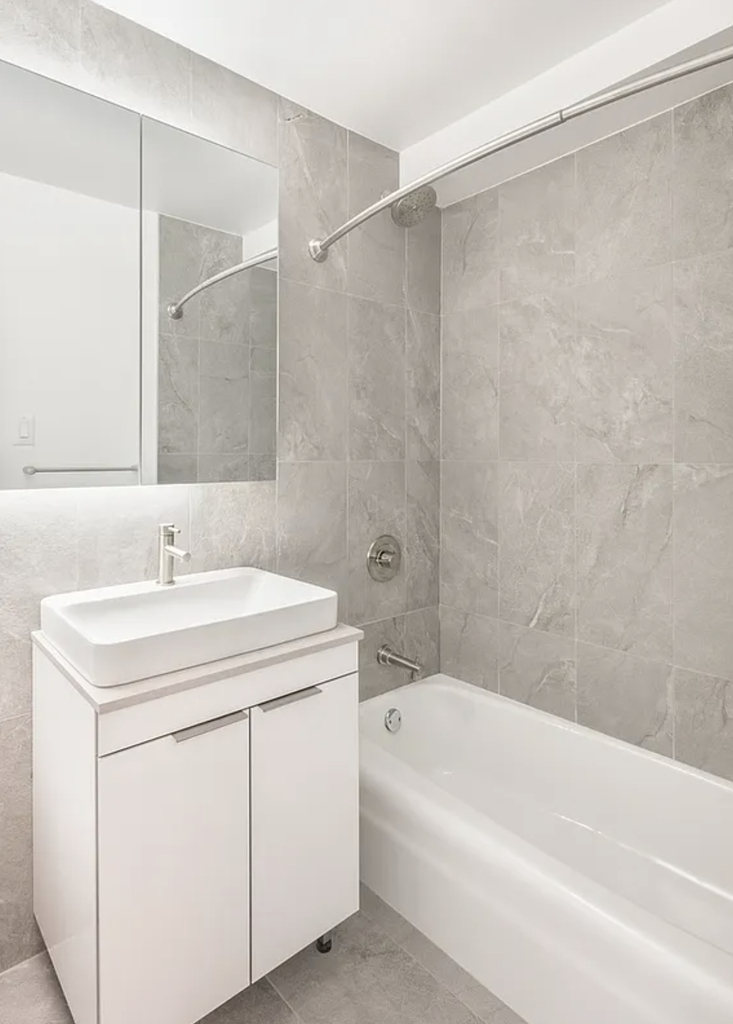1st Avenue - Photo 4