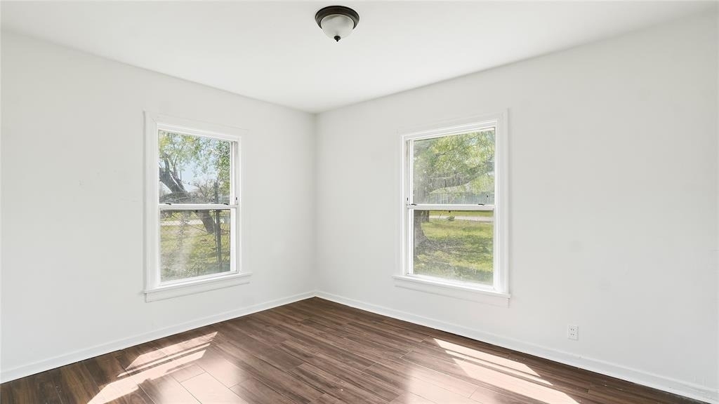 410 Clinton Park Street - Photo 2