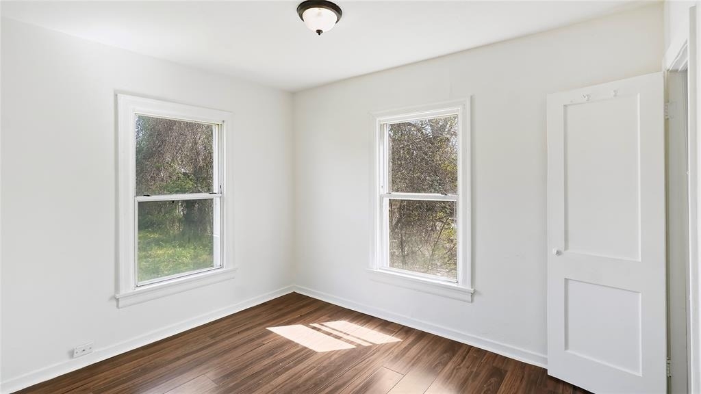 410 Clinton Park Street - Photo 3