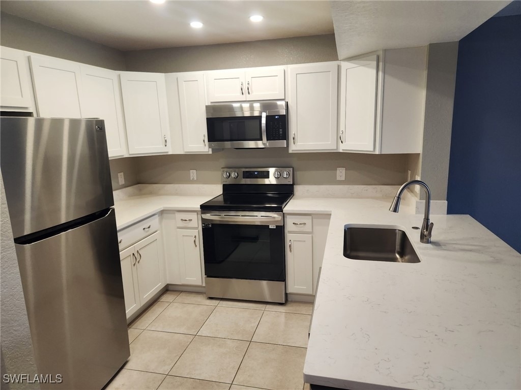 8284 Key Royal Circle - Photo 4