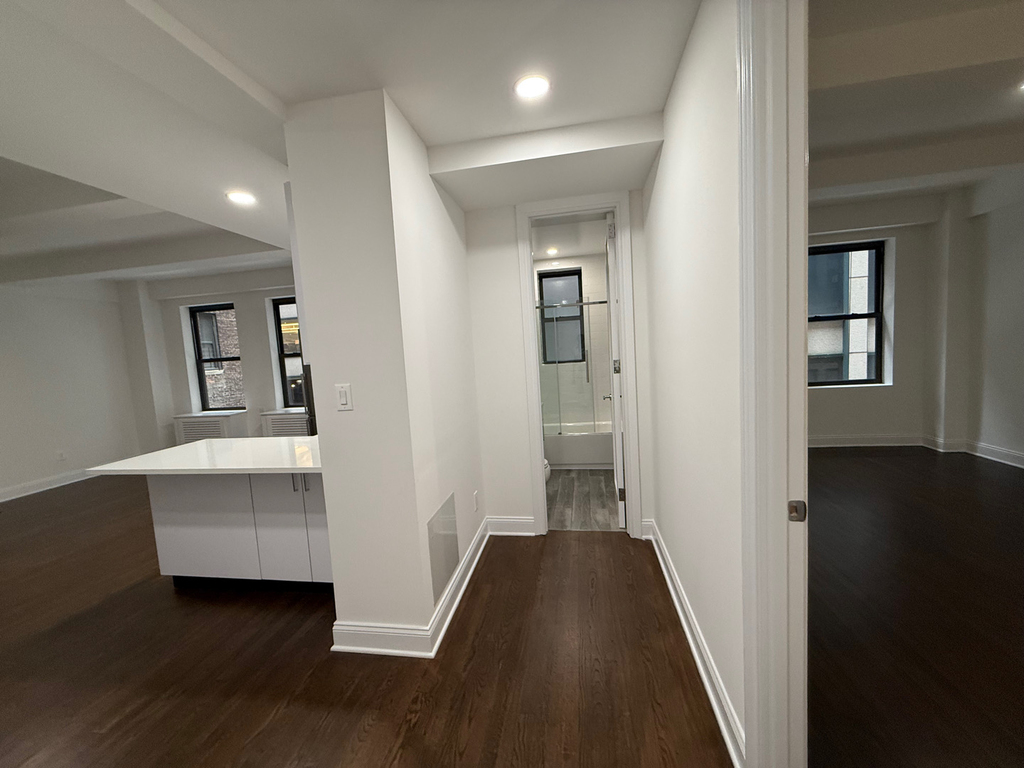 145 West 55th Street - Photo 11