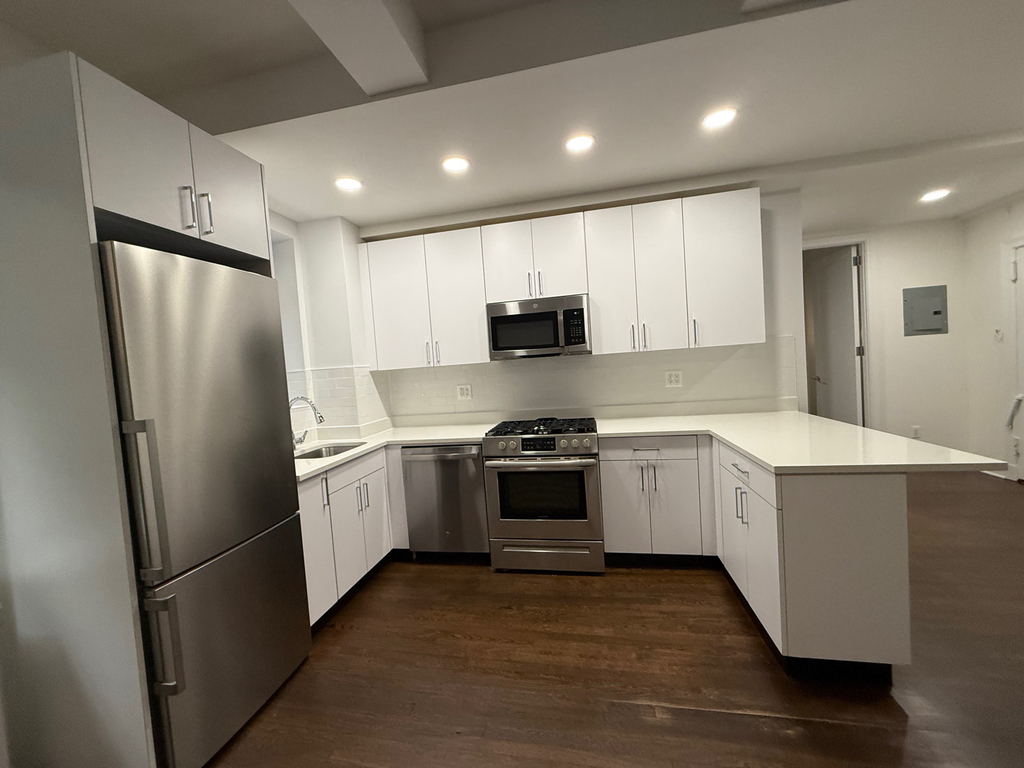 145 West 55th Street - Photo 3