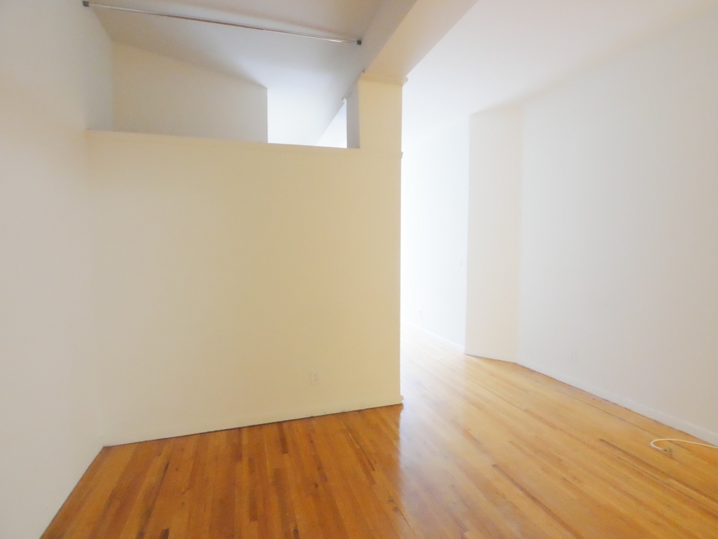 427 East 76th Street - Photo 5