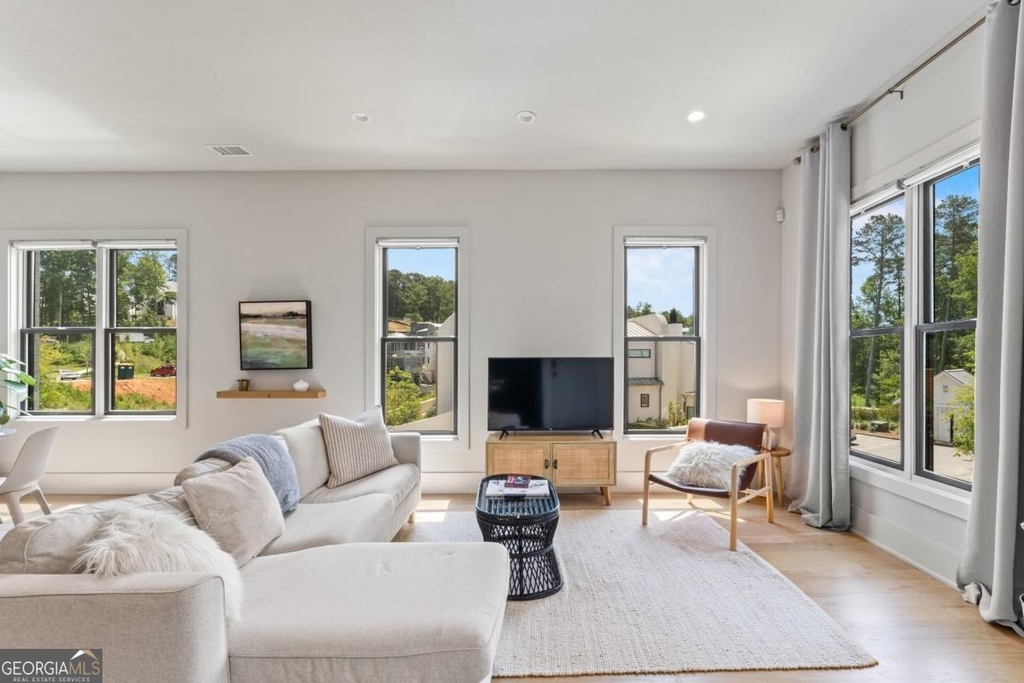 1263 Mado Loop - Photo 5