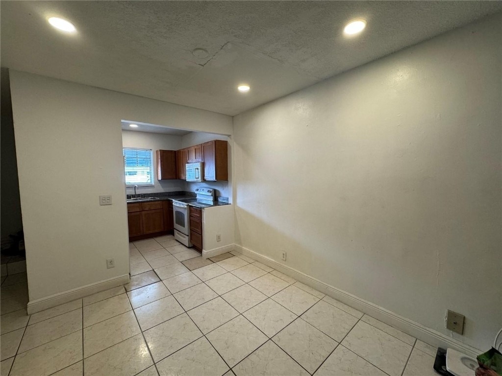 2452 Taylor Street - Photo 5