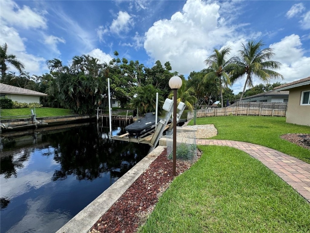 5921 Sw 17th Court - Photo 1