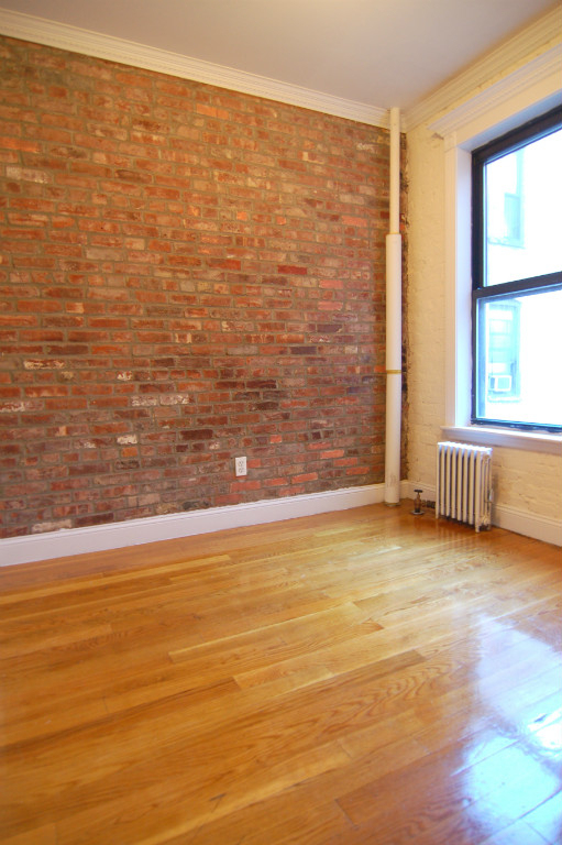18th Street and 2nd Ave - Photo 4