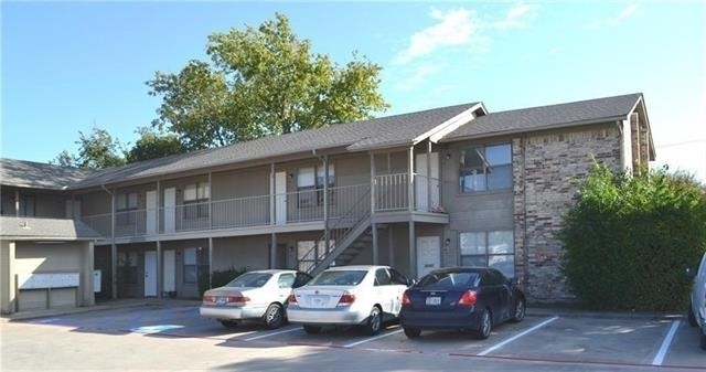 2526 W Prairie Street W - Photo 0