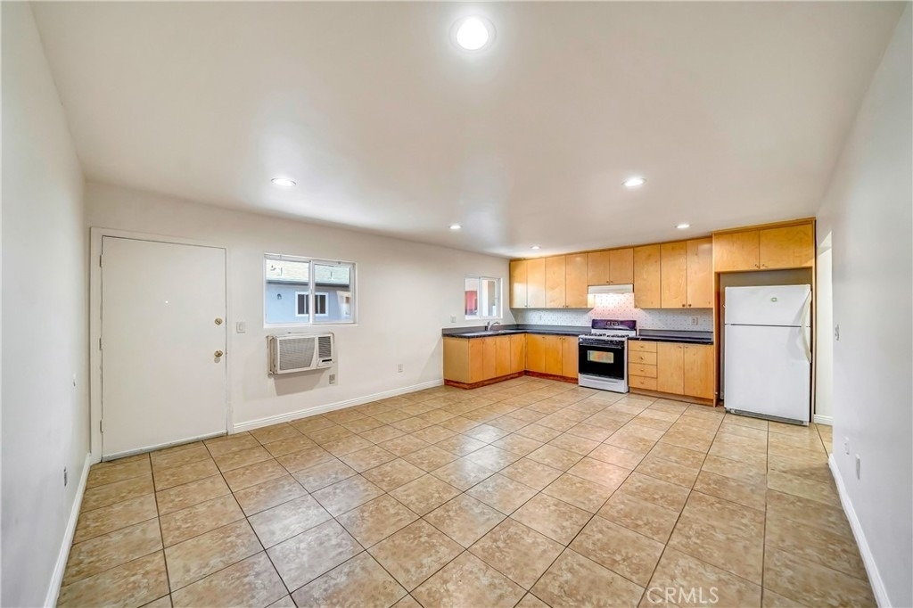 6735 Elmer Avenue - Photo 1