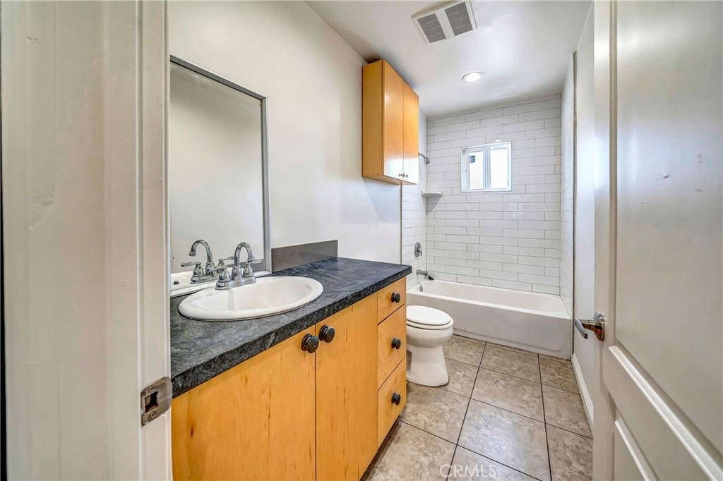 6735 Elmer Avenue - Photo 11