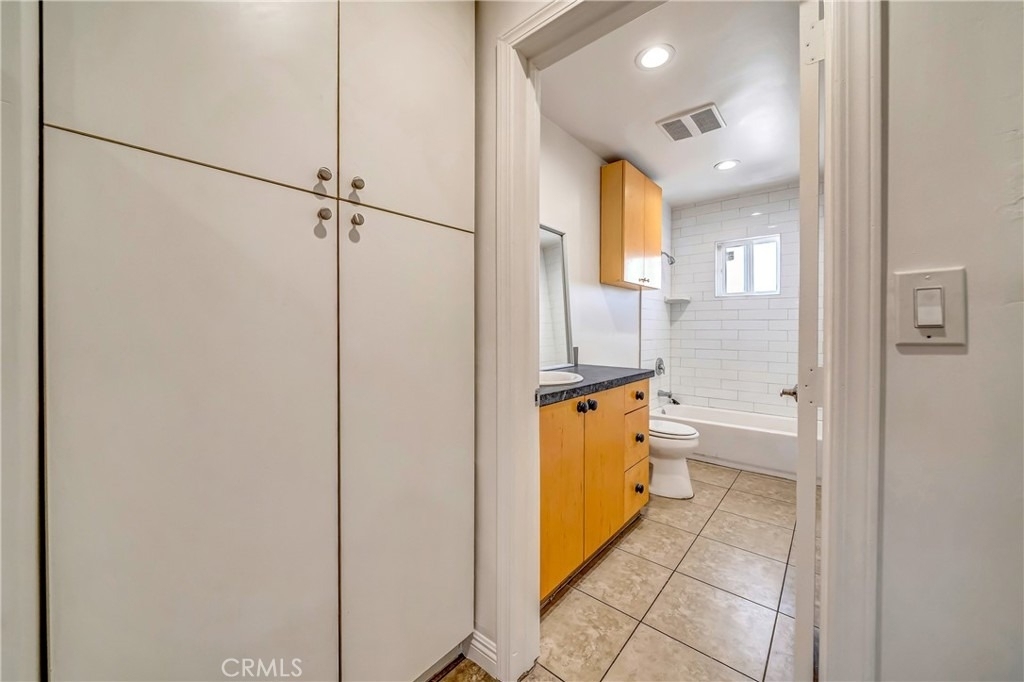 6735 Elmer Avenue - Photo 5