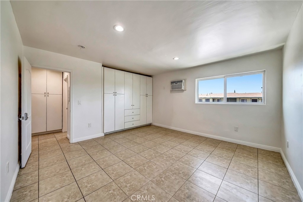 6735 Elmer Avenue - Photo 9
