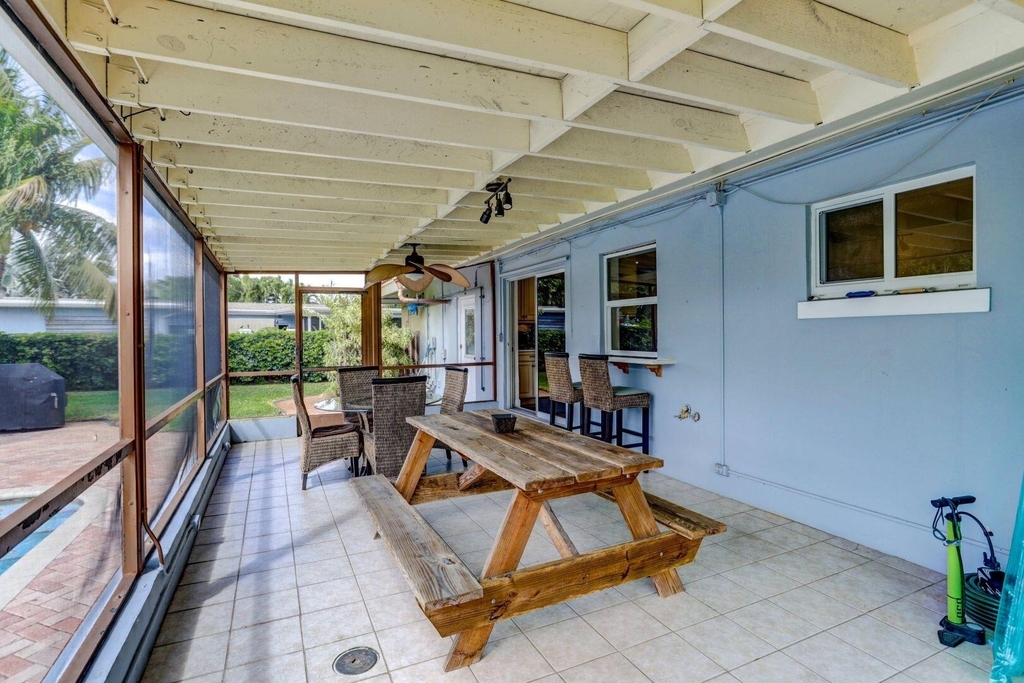 7115 Venetian Way - Photo 23