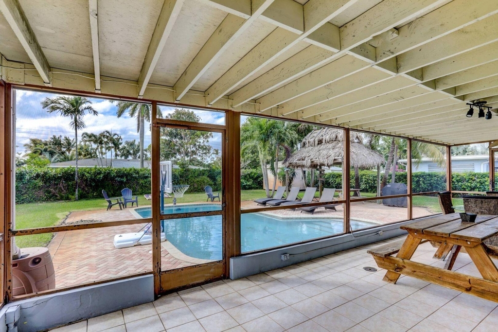 7115 Venetian Way - Photo 31