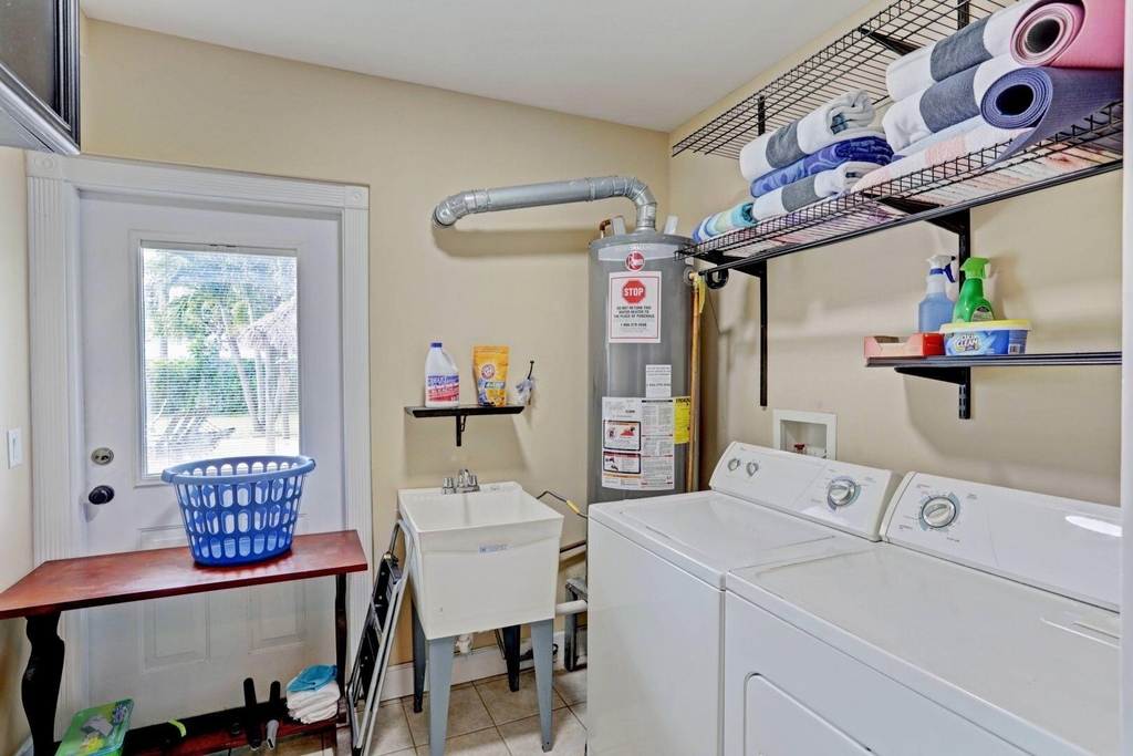 7115 Venetian Way - Photo 19