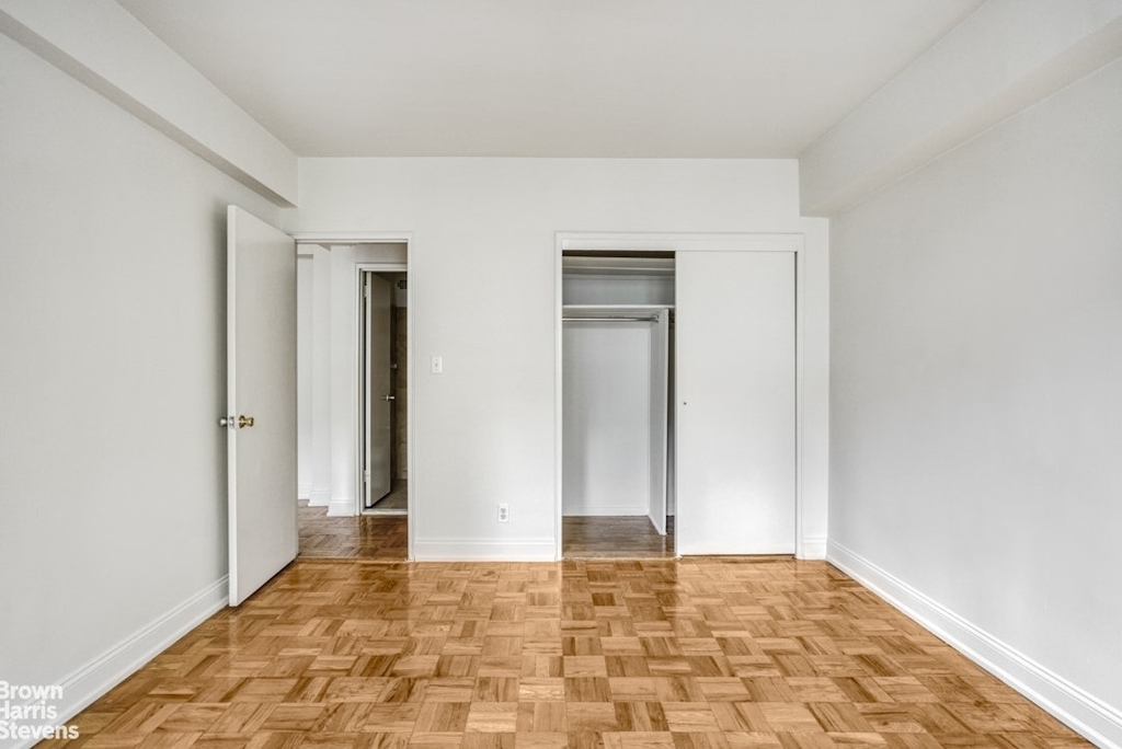 250 E 39th Street - Photo 4