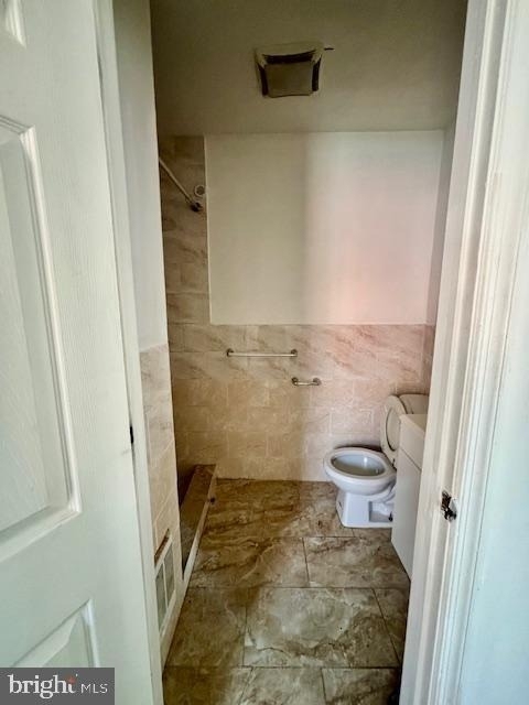 240 W Glenwood Avenue - Photo 5