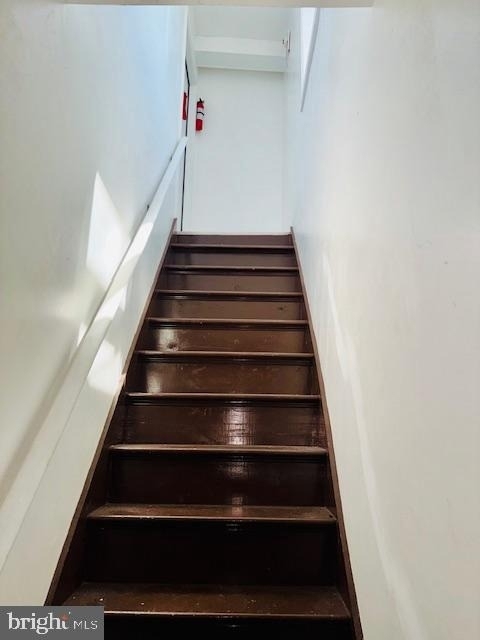 240 W Glenwood Avenue - Photo 6