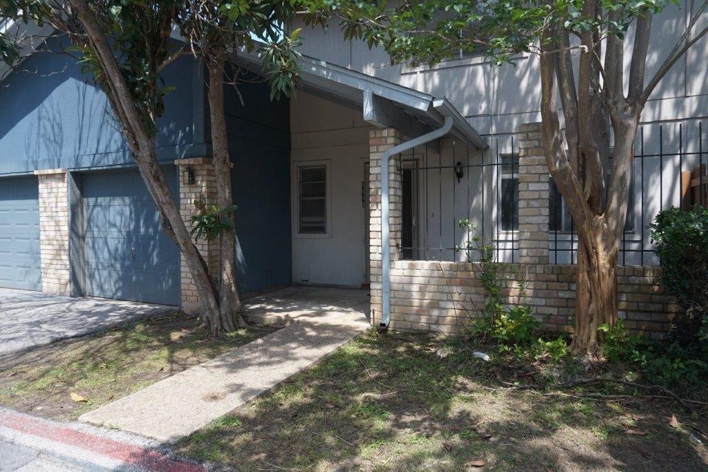 5919 Hidden Valley Trl - Photo 0