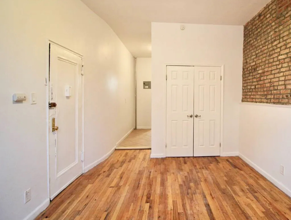 25 Malcolm X Boulevard - Photo 1