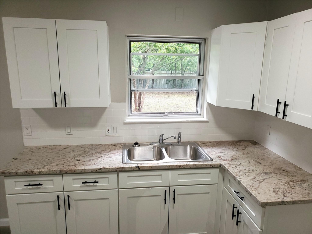 8907 Shepard Drive - Photo 4