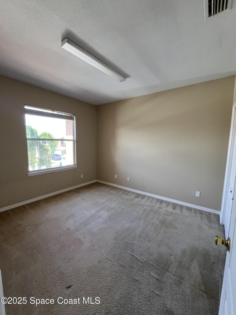 1040 Venetian Drive - Photo 20