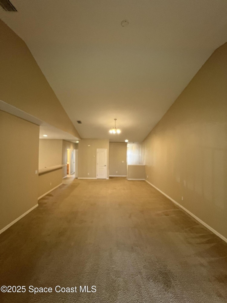 1040 Venetian Drive - Photo 5