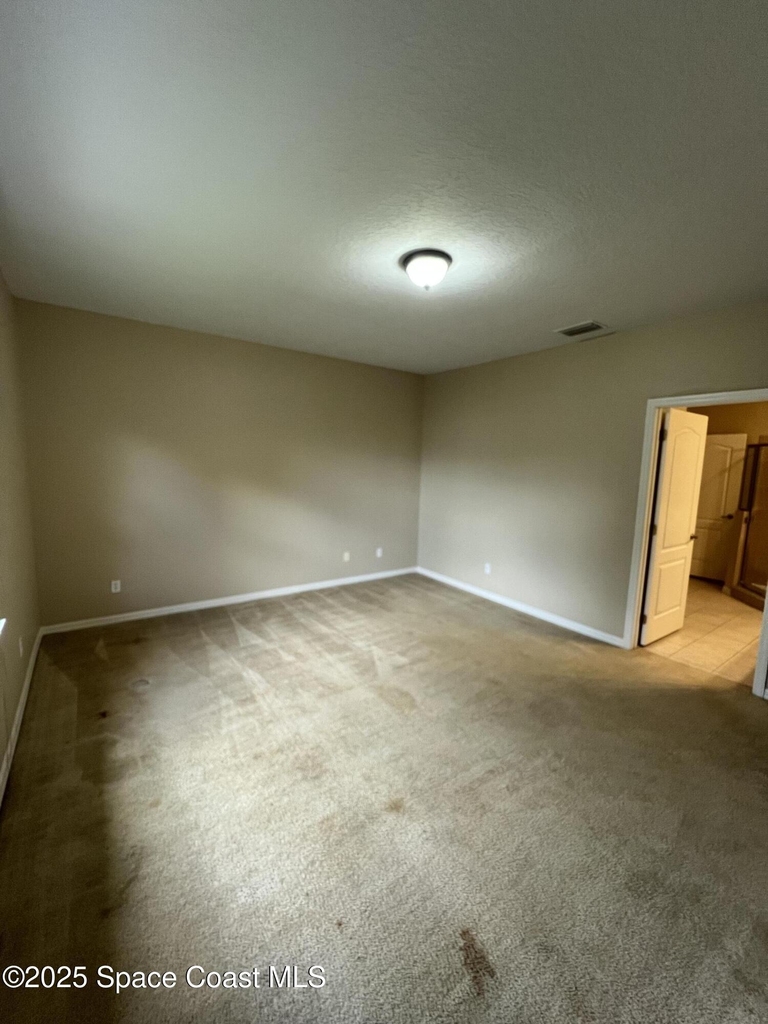 1040 Venetian Drive - Photo 11