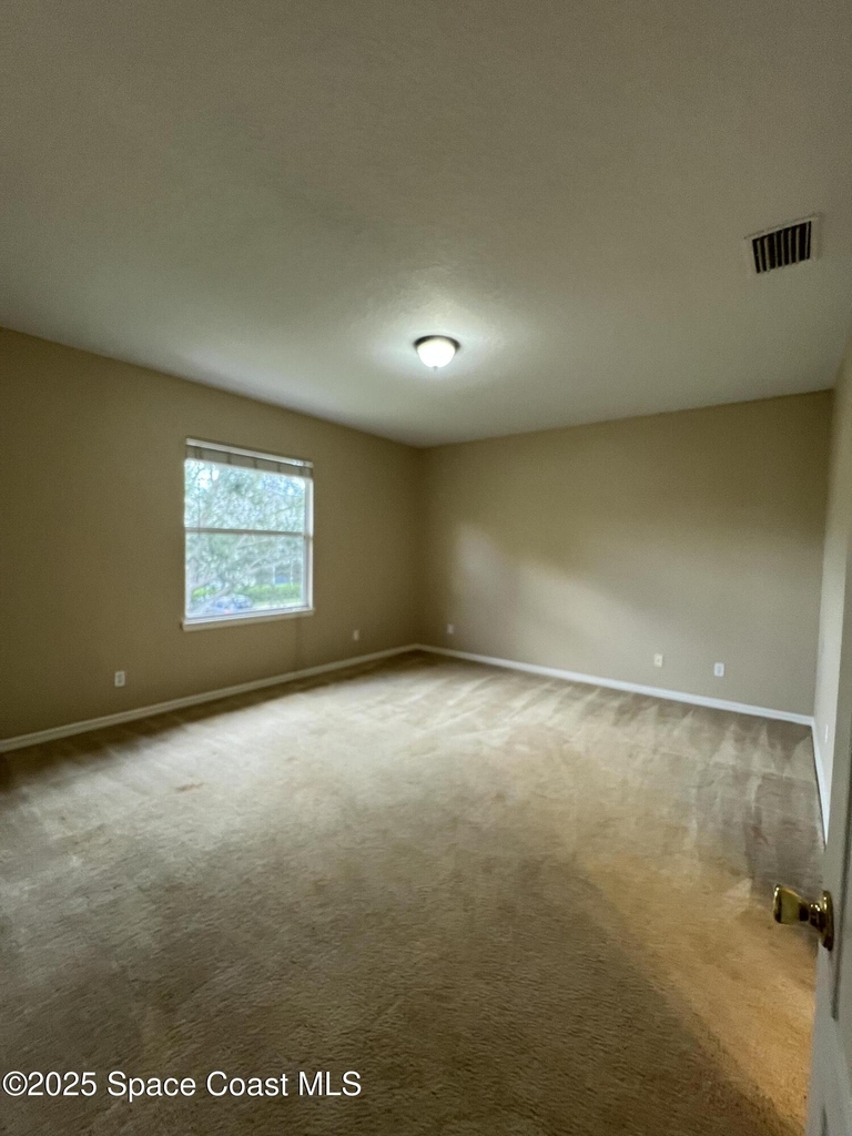 1040 Venetian Drive - Photo 10