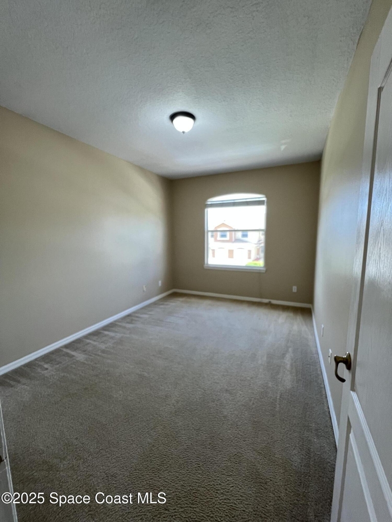 1040 Venetian Drive - Photo 18