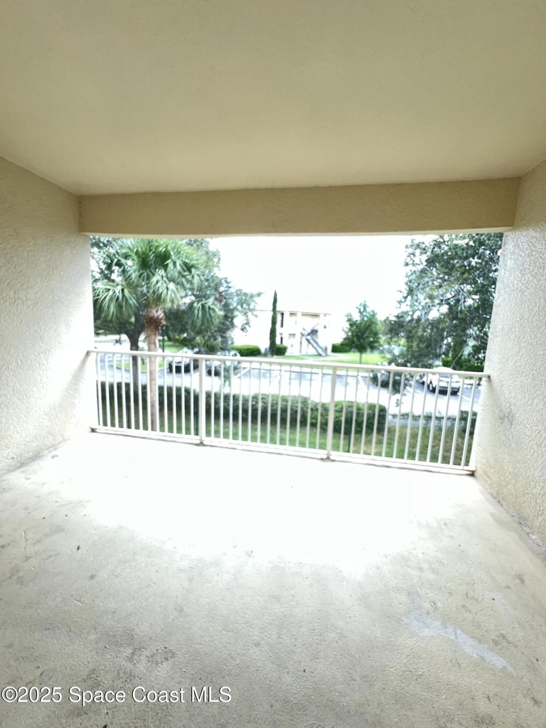 1040 Venetian Drive - Photo 9