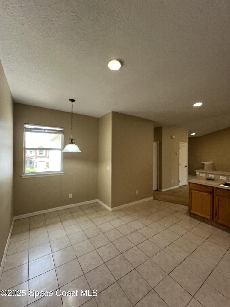 1040 Venetian Drive - Photo 8