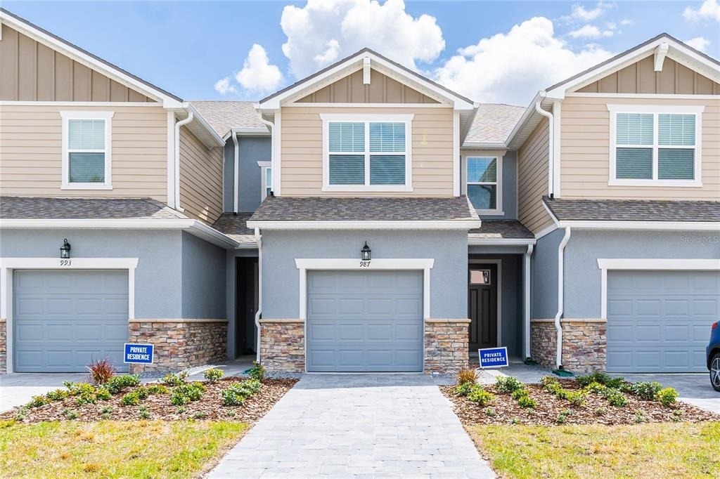 987 Spring Palms Loop - Photo 0